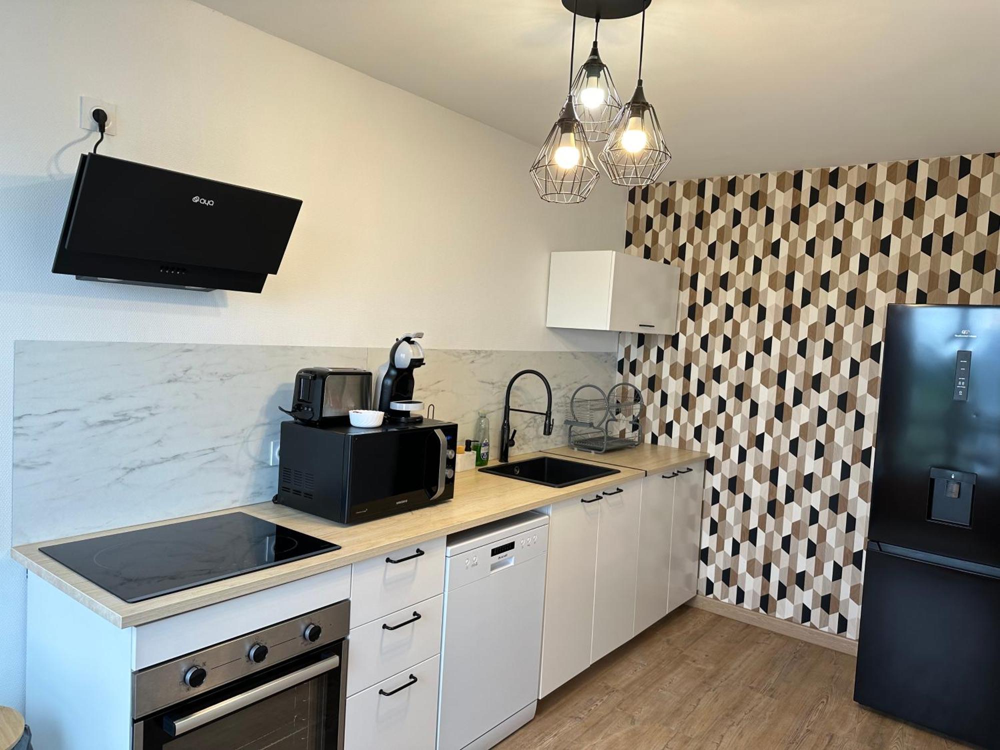 Le Grand Parc 13 - 2 Chambres - Wifi - Parking Châteauroux Eksteriør bilde